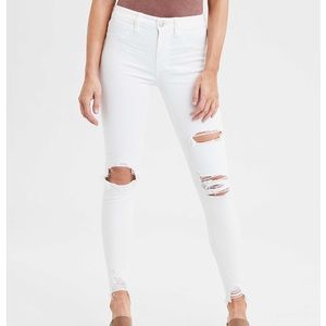 American Eagle White distressed Jeans